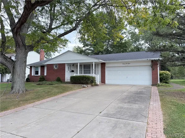 101 Sibley Dr, West Seneca, NY 14224