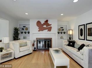 5620 McLean Dr, Bethesda, MD 20814