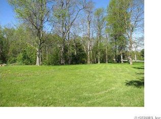 15 Torrey Pine Dr, Rochester, NY 14612