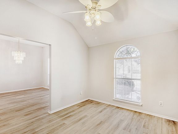5th image of 15835 Durango Dr