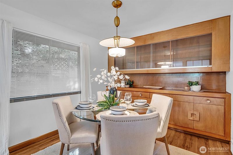 5th image of 5711 38th Avenue NE