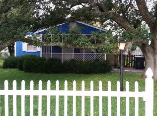 407 N 4th St, Carolina Beach, NC 28428