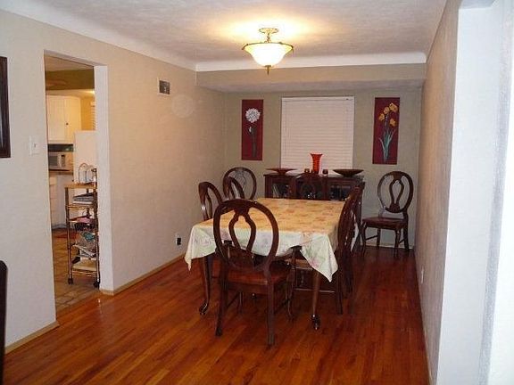 5th image of 9904 Lakeford Ln