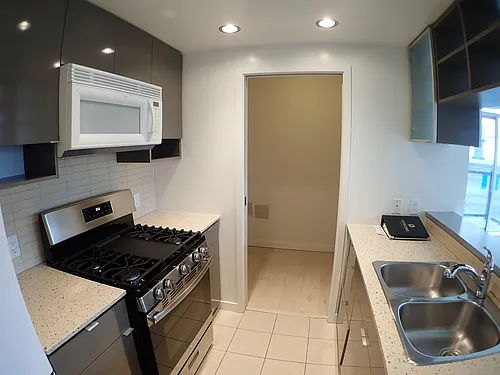 928 Beatty St #2205 Photo 1