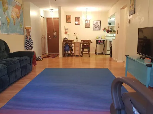 2700 Oxford St N APT 131, Roseville, MN 55113