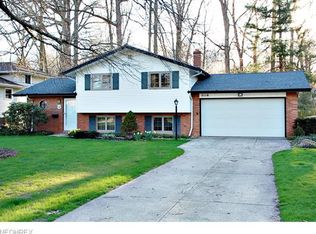 5116 Devon Dr, North Olmsted, OH