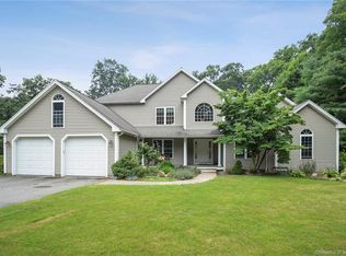 29 Dogwood Dr, Centerbrook, CT 06409