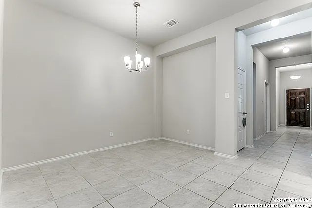 4 bed, 2.0 bath, 1683 sqft, $1,995 — Photo 4