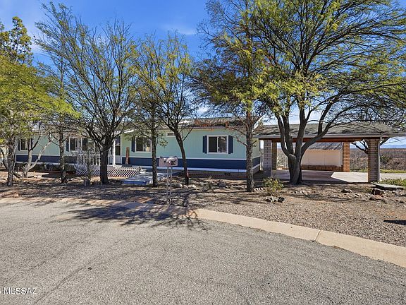 2nd image of 816 N Ridgeview Pl