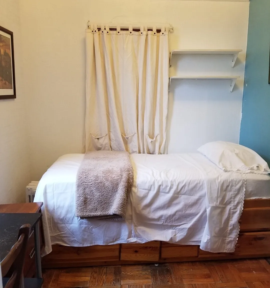 2 bed, 800 sqft, $1,050 — Photo 2