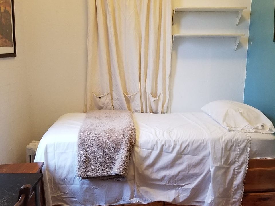 2nd image of 275 Clinton Ave