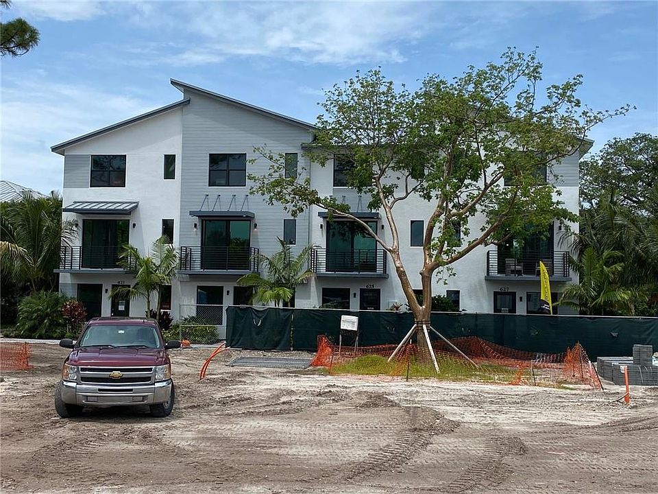 1st image of 615 NE 29th Dr