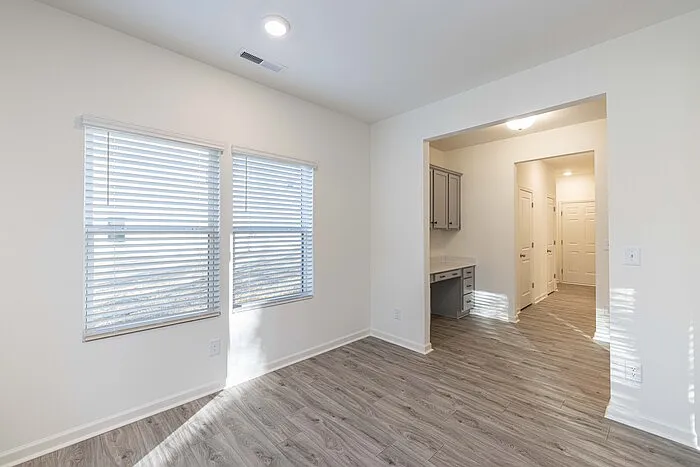 105 Luna Ln — Photo 6