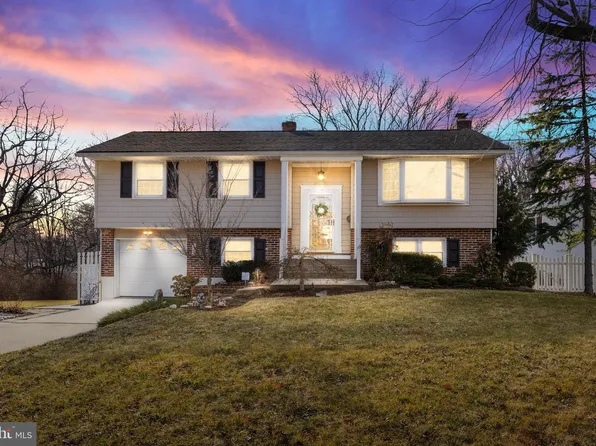 121 Conestoga Dr, Marlton, NJ 08053