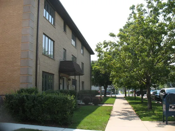 7939 W Belmont Ave APT 1A, Elmwood Park, IL 60707
