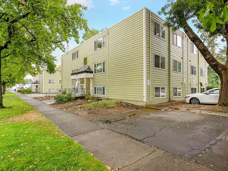 286-Maple Square Apartments — Photo 20