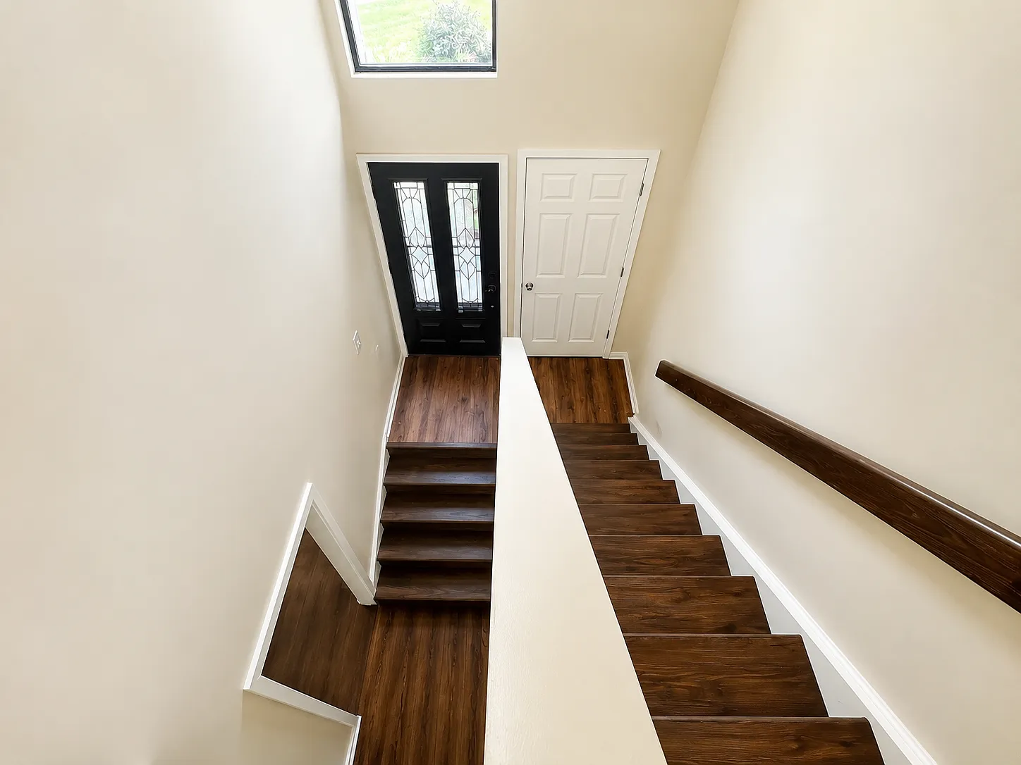 2 bed, 900 sqft, $1,700 — Photo 2