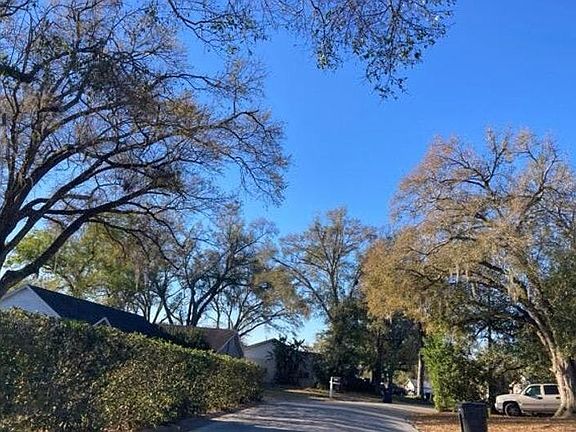 4th image of 1017 Ridgefield Dr