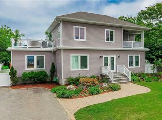 61 Grandview Dr, Shirley, NY 11967