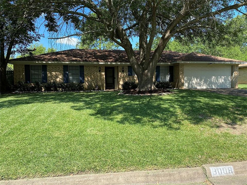 1st image of 3008 Hillcrest Dr