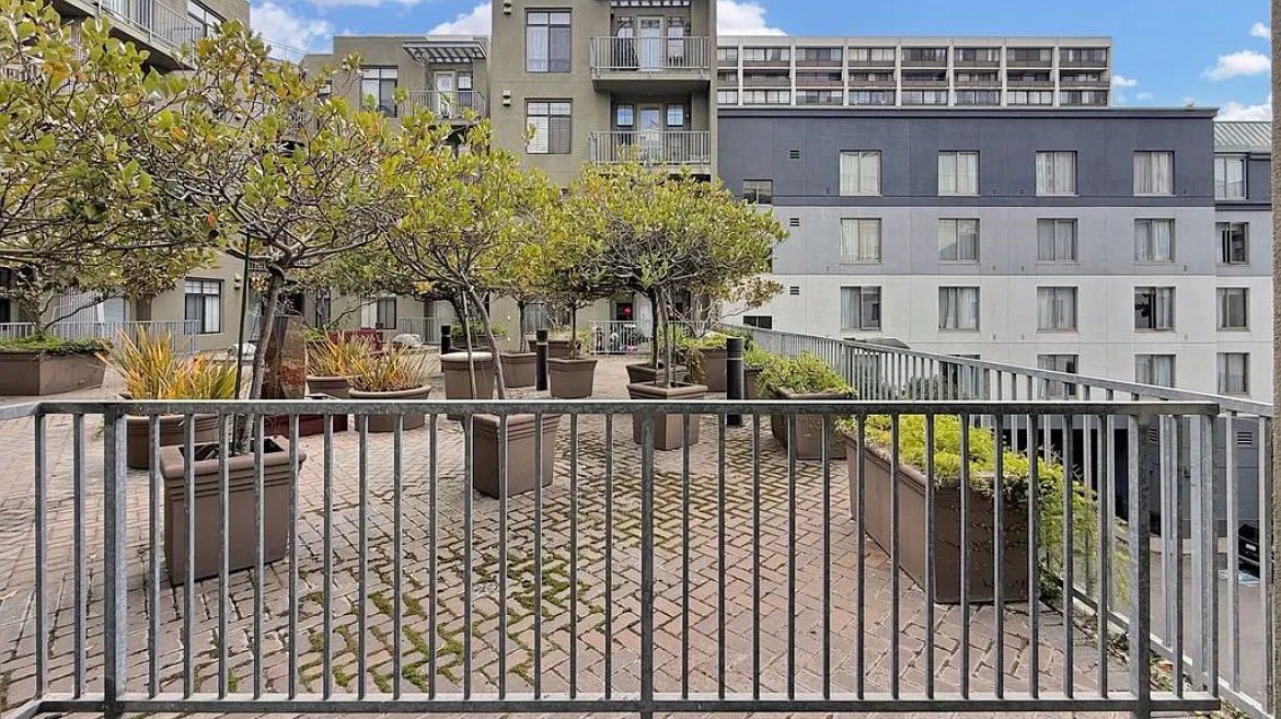 1 bed, 612 sqft, $2,300 — Photo 2
