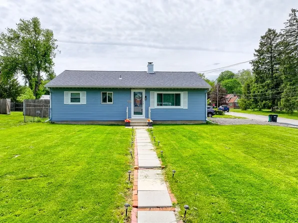 2400 Linden Dr, Allison Park, PA 15101