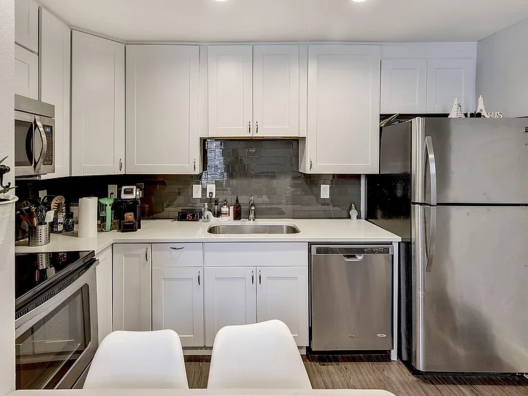 935 La Posada Dr #213 — Photo 9