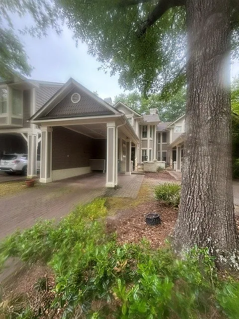708 Marketview Court — Photo 2