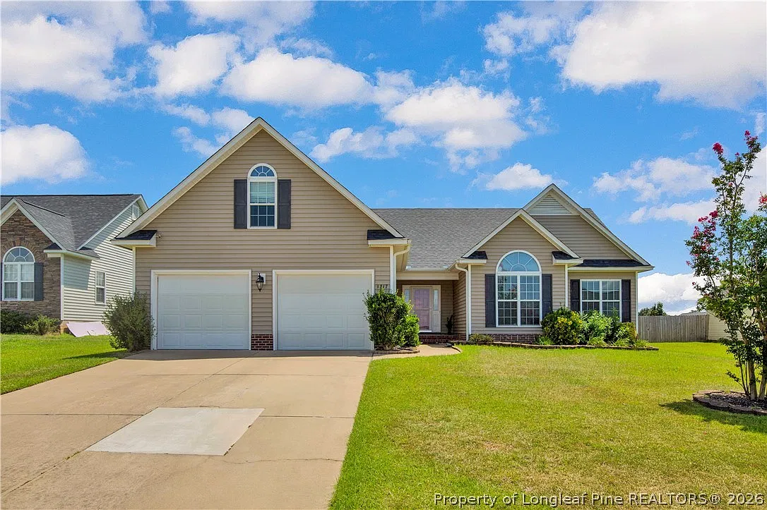 4 bed, 2.0 bath, 1750 sqft, $1,900 — Photo 1