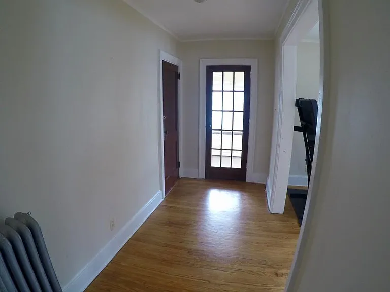 275 Whiting Ln — Photo 4
