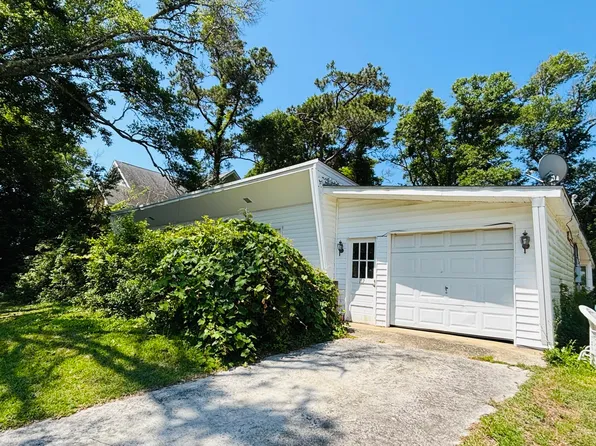 117 Juniper Road, Pine Knoll Shores, NC 28512
