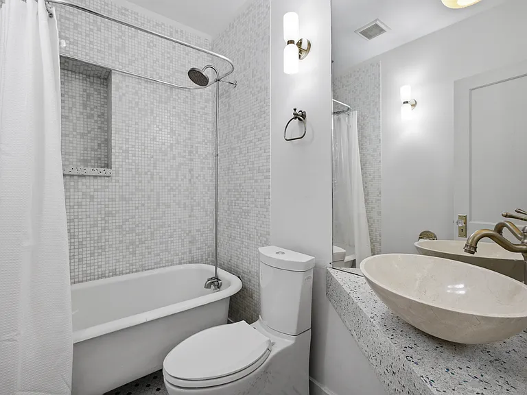 1614 E Roma Ave — Photo 17