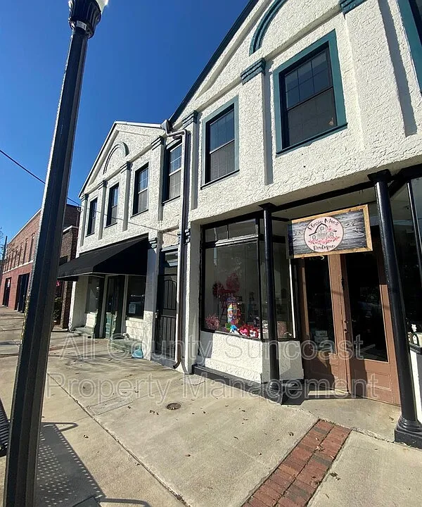 170 E Dogwood St