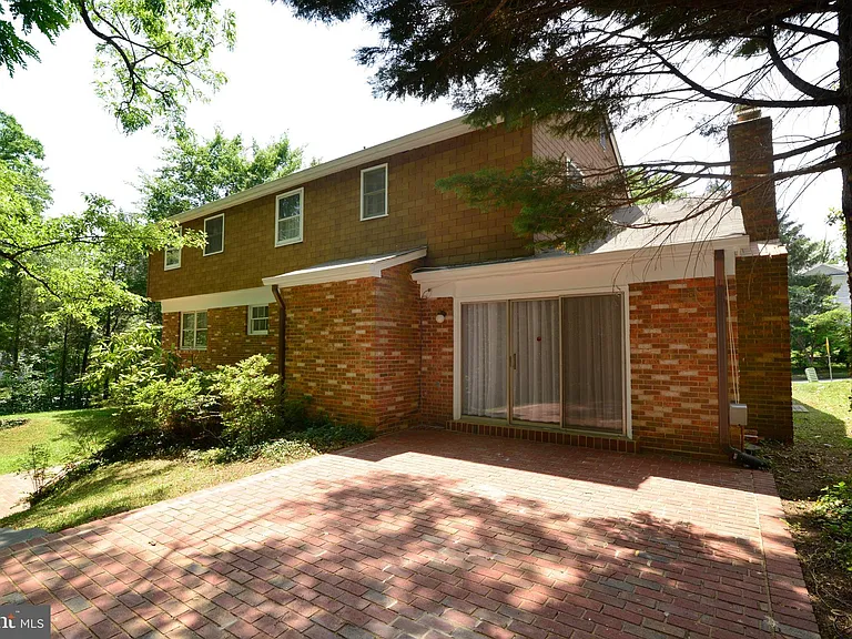 1317 Forestwood Dr — Photo 6