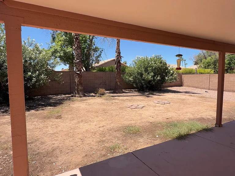 1289 W Maria Ln — Photo 23