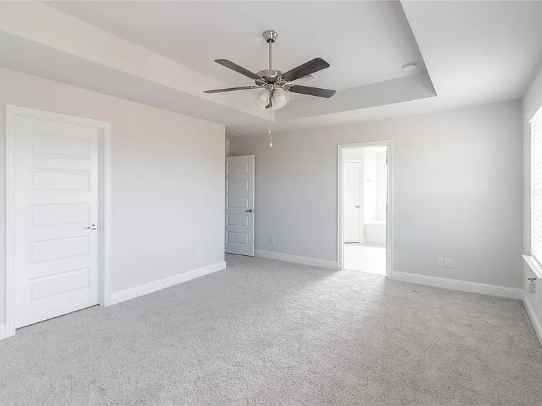 401 Sunray Lake Ln — Photo 19