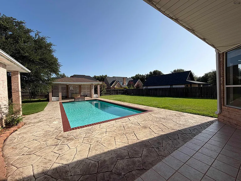4506 Hollow Ridge Dr — Photo 34