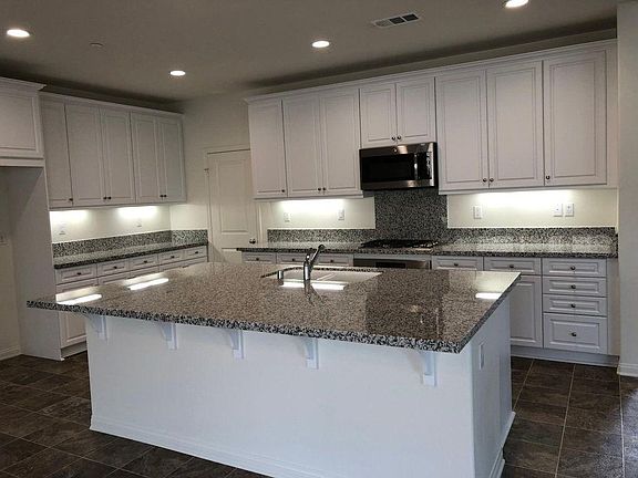 5th image of 17068 Cerritos St