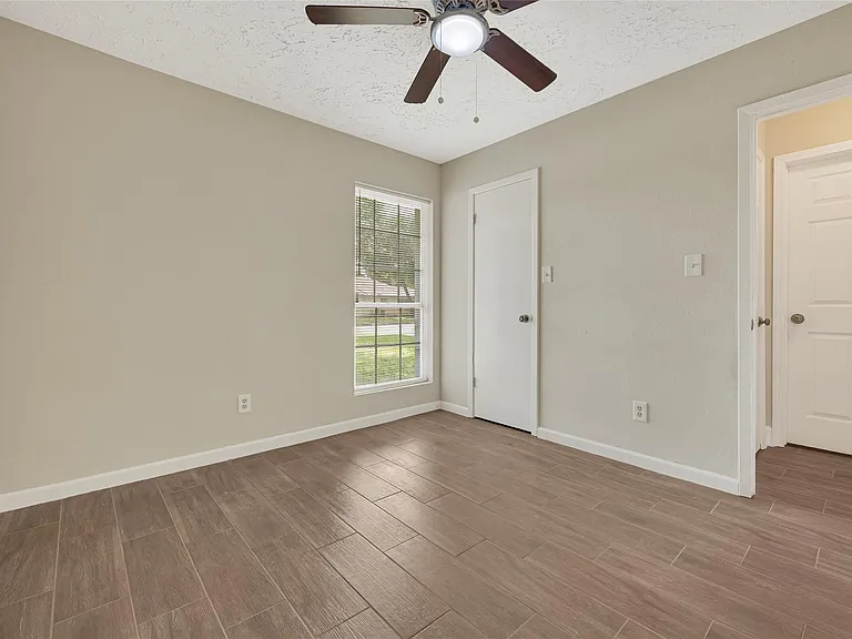 13439 White Cliff Dr — Photo 20