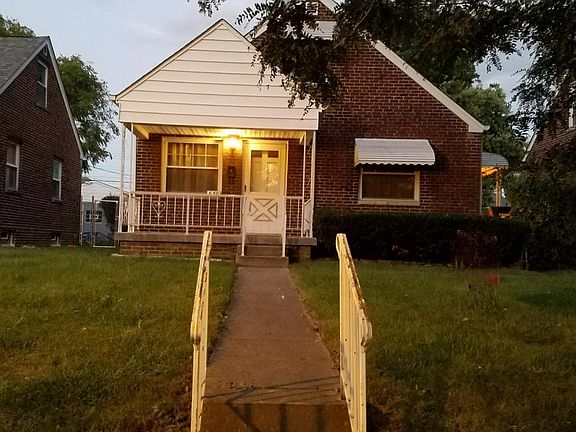 3rd image of 650 Wrexham Ave