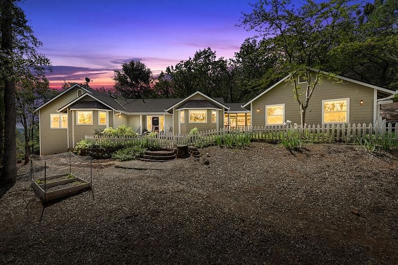 2nd image of 15932 Wolf Meadows Dr