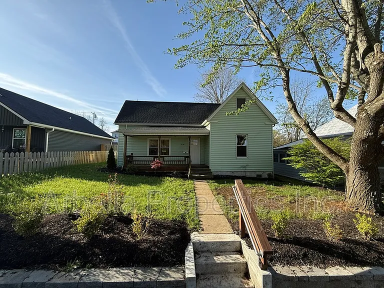 829 Hamilton St — Photo 3