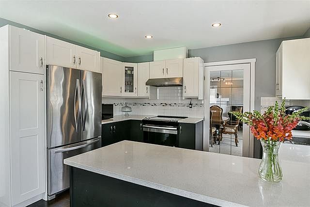 1st image of 2555 270a St