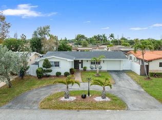 8820 NW 11th Ct, Pembroke Pines, FL 33024