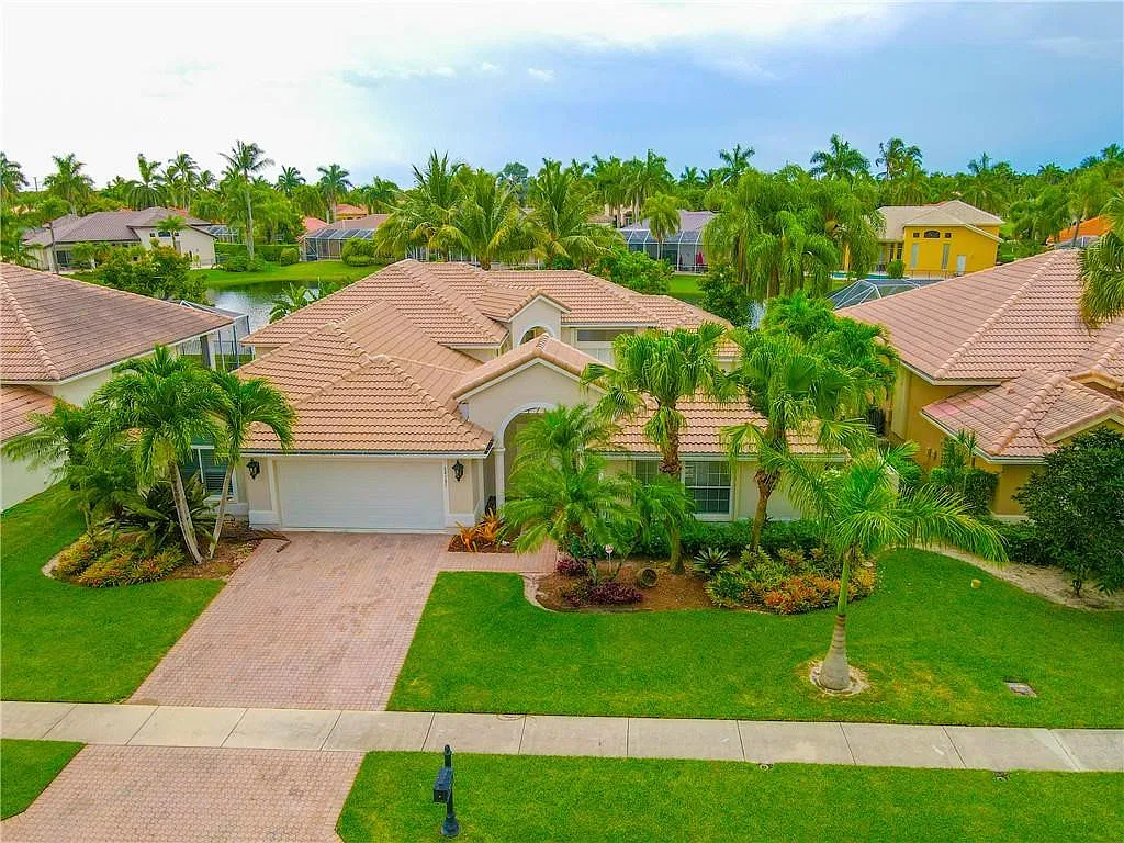 4 bed, 3.0 bath, 2785 sqft, $7,700 — Photo 2
