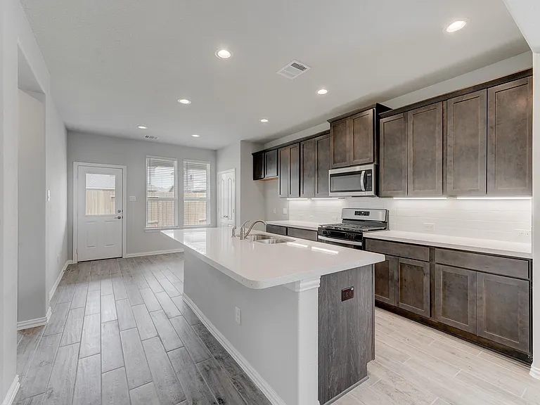 1229 Red Hills Dr — Photo 8