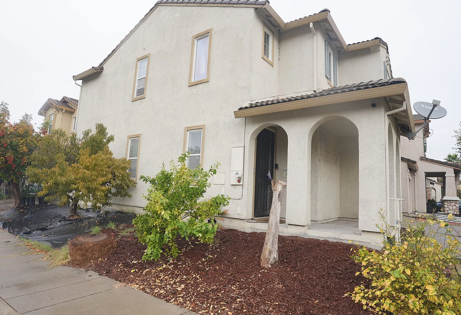 4 bed, 2.5 bath, 1885 sqft, $2,250 — Photo 2