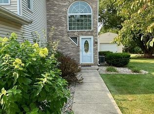 6800 Swan Ln, Schererville, IN 46375