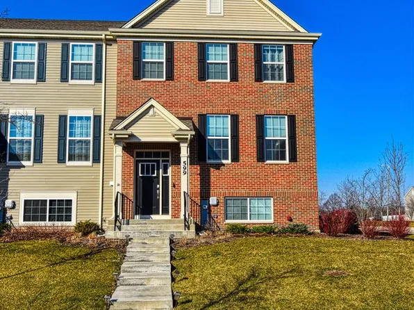 599 Cimmaron Cir, Crystal Lake, IL 60012