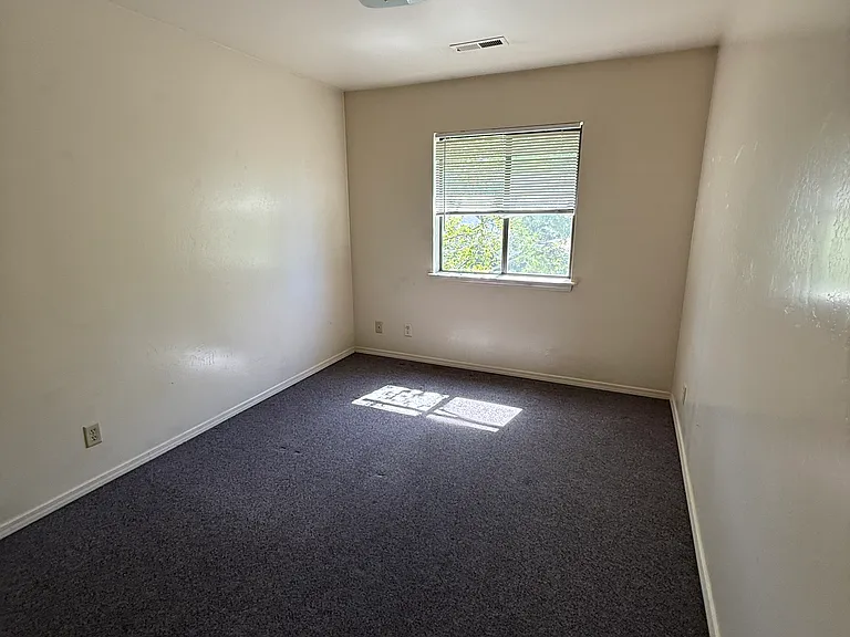 510 S Fountaine St #2 — Photo 10